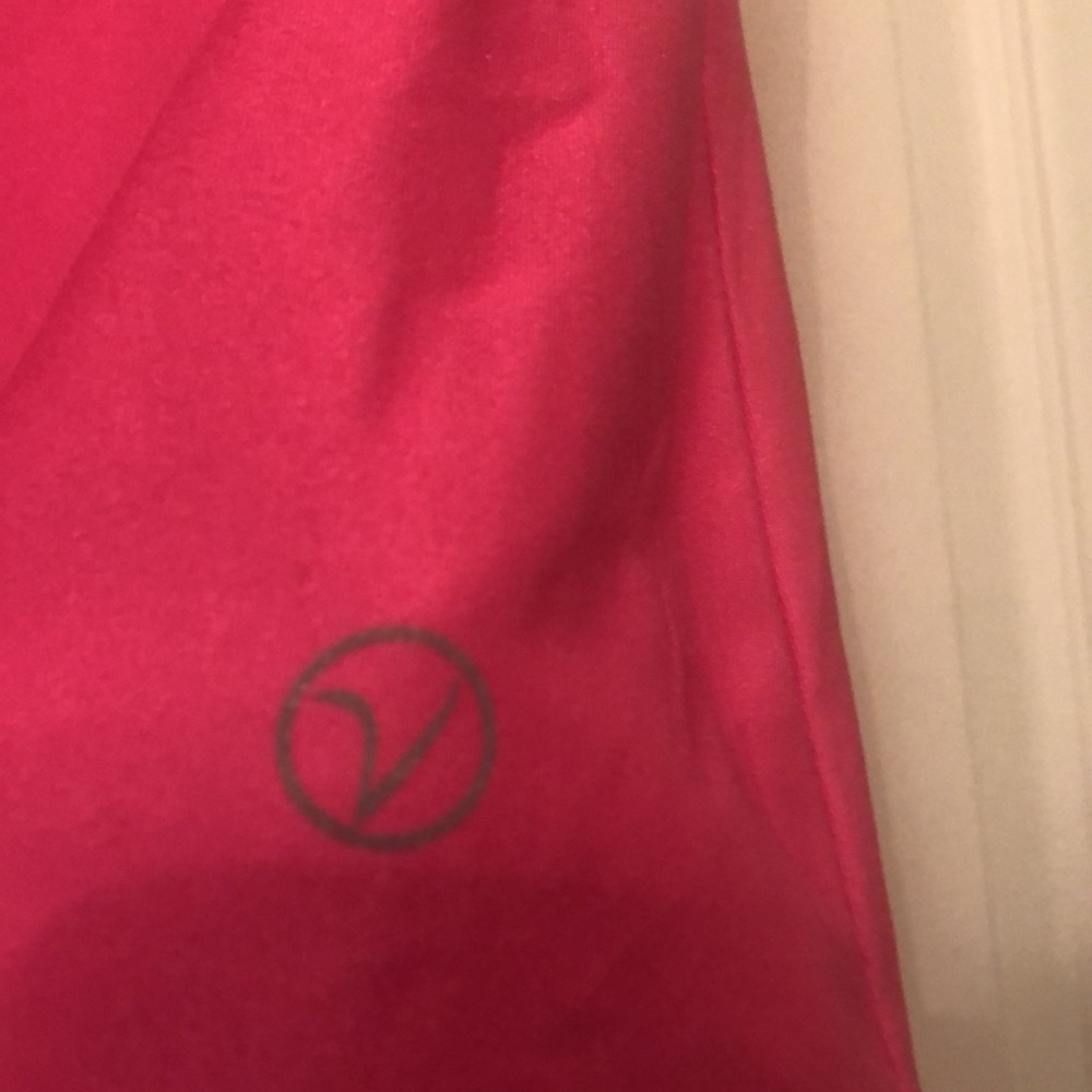 Vogo Athletica - Medium - Hot Pink Sleeveless Shirt - Picture 4 of 5